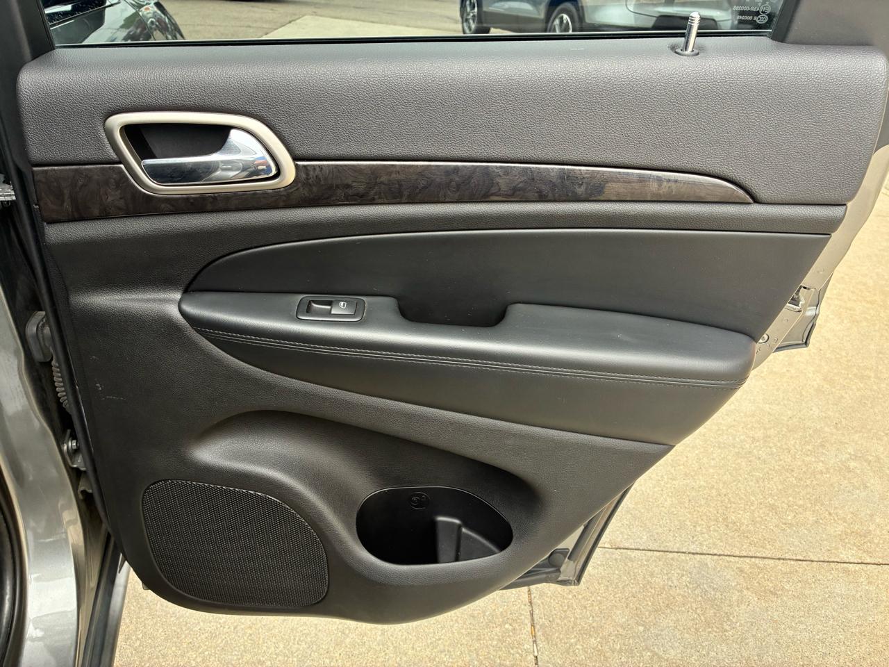 Jeep Grand Cherokee 4WD 4dr Laredo 2012