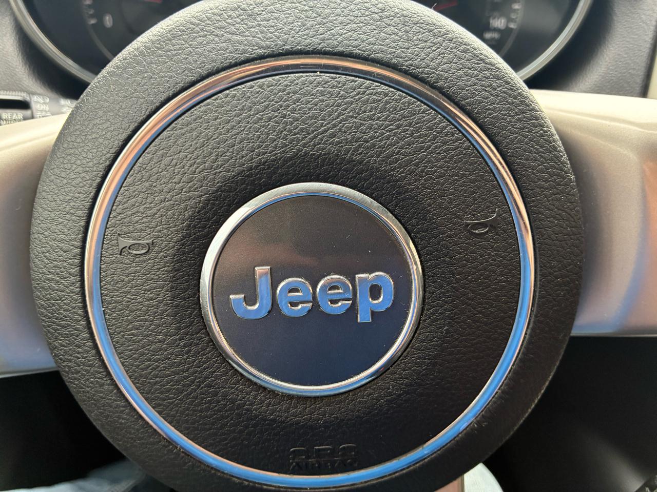 Jeep Grand Cherokee 4WD 4dr Laredo 2012