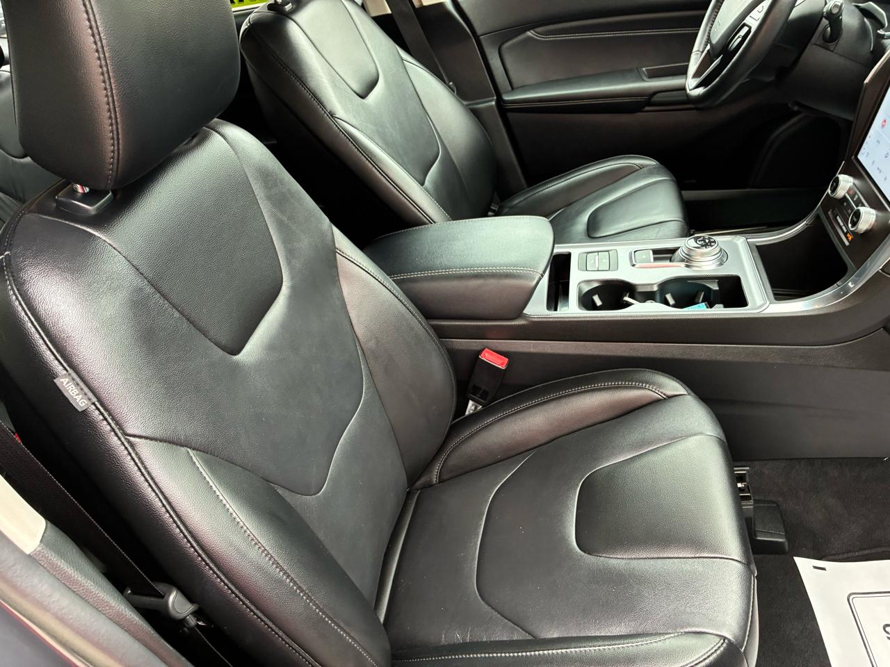 Ford Edge Titanium AWD 2021
