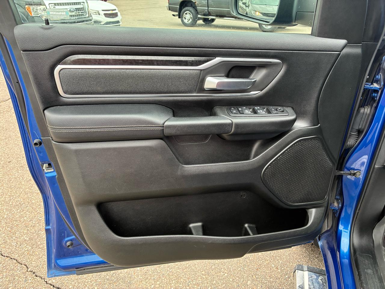 RAM 1500 Big Horn/Lone Star 4x4 Crew Cab 5'7" Box 2019
