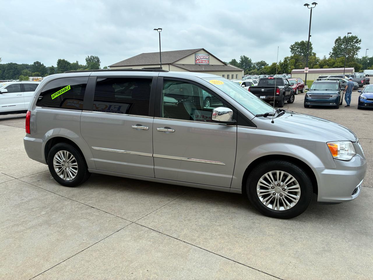 Chrysler Town & Country 4dr Wgn Touring-L 2015