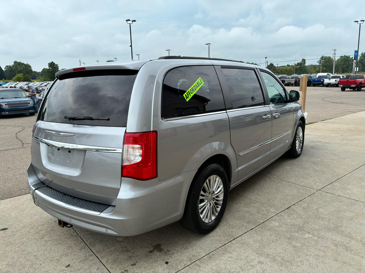 Chrysler Town & Country 4dr Wgn Touring-L 2015