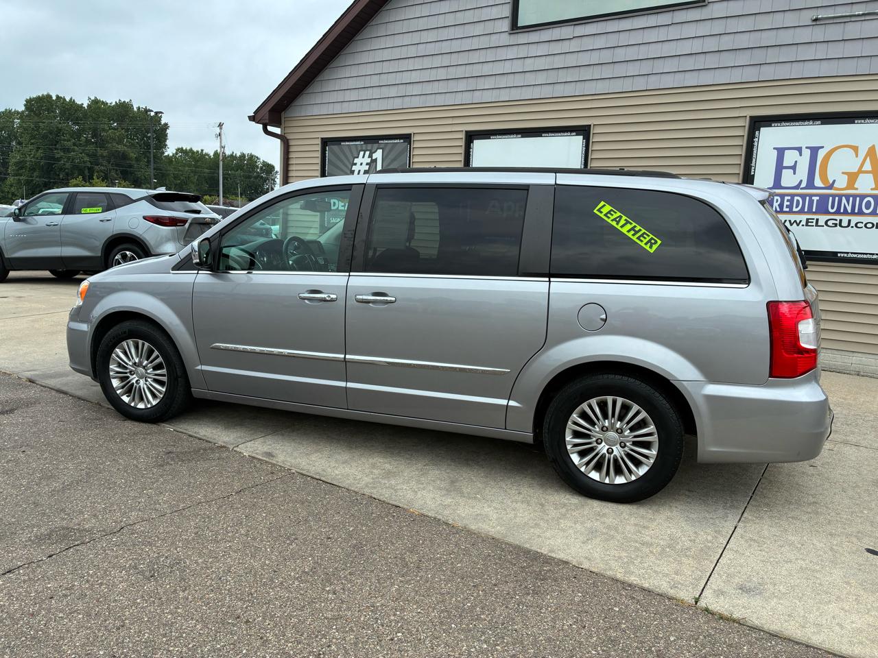 Chrysler Town & Country 4dr Wgn Touring-L 2015