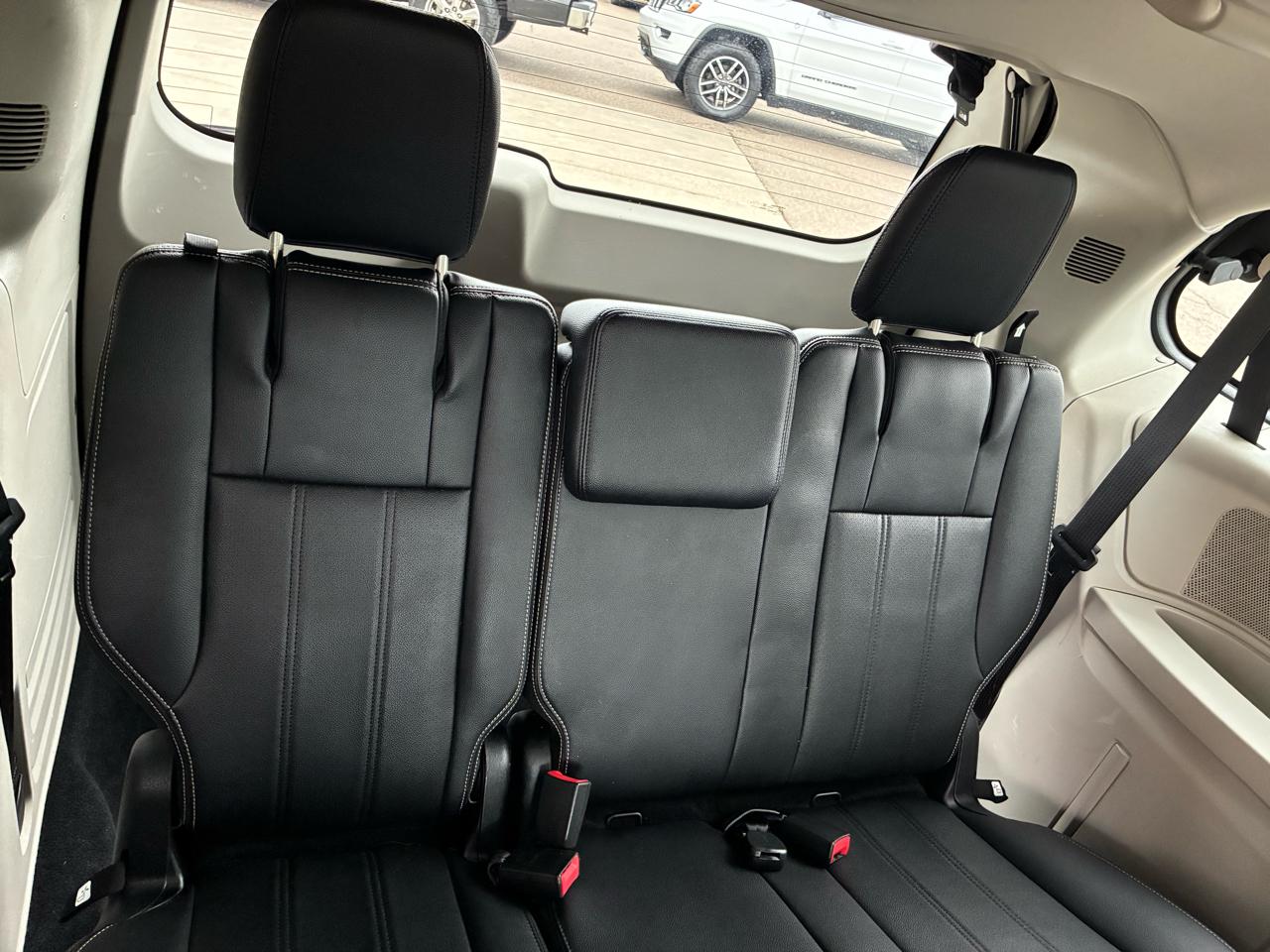 Chrysler Town & Country 4dr Wgn Touring-L 2015
