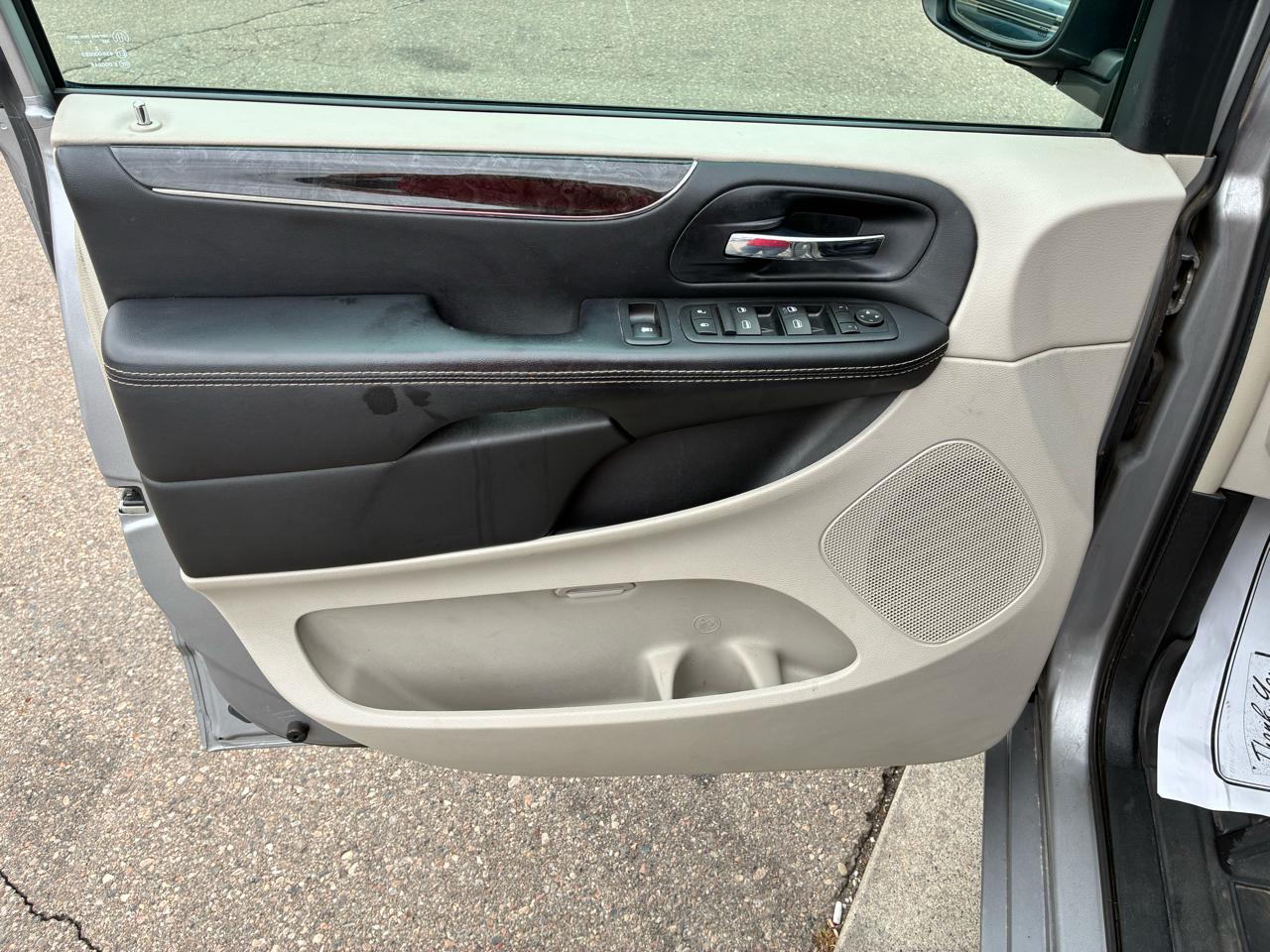 Chrysler Town & Country 4dr Wgn Touring-L 2015