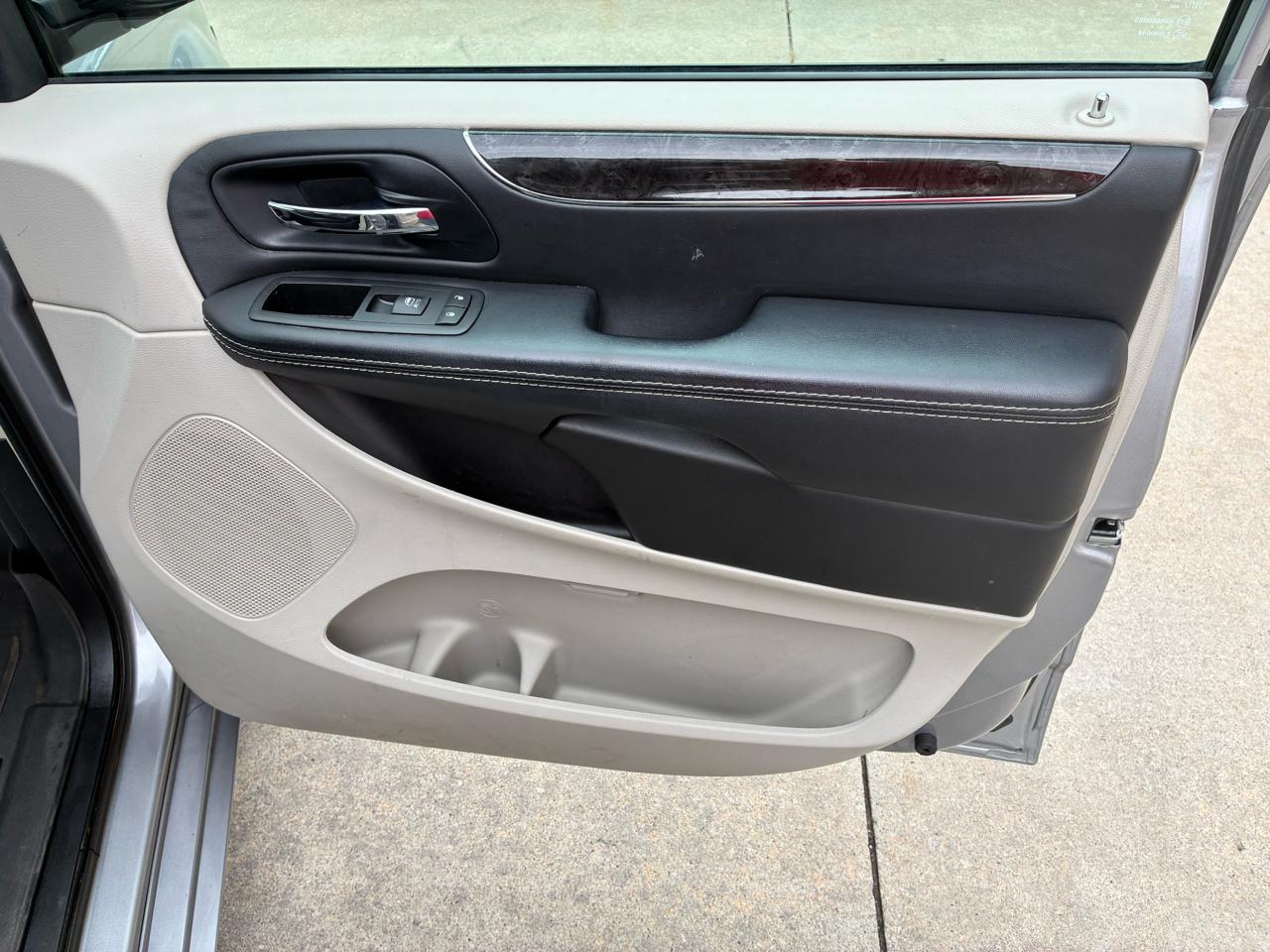 Chrysler Town & Country 4dr Wgn Touring-L 2015