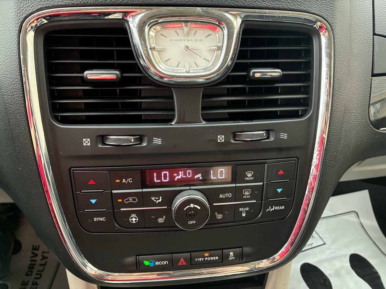 Chrysler Town & Country 4dr Wgn Touring-L 2015