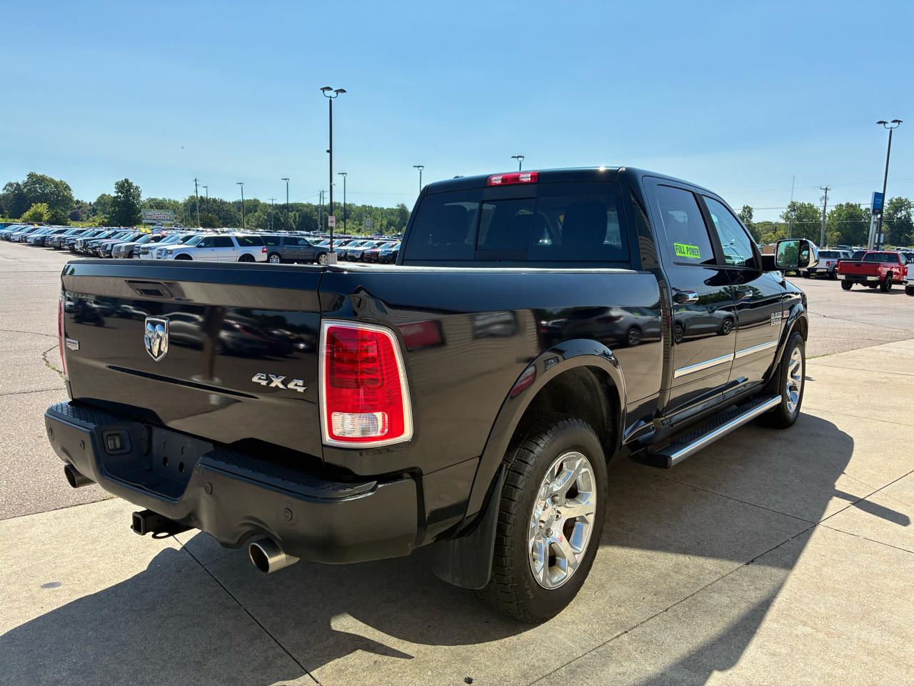RAM 1500 4WD Crew Cab 149" Laramie 2016