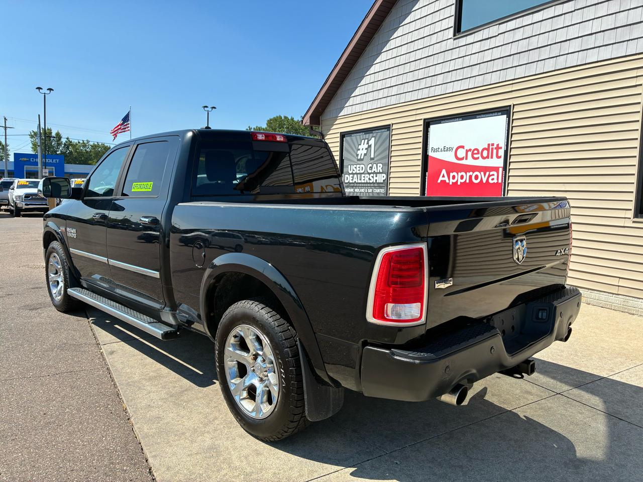 RAM 1500 4WD Crew Cab 149" Laramie 2016