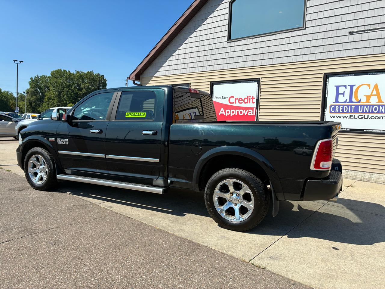 RAM 1500 4WD Crew Cab 149" Laramie 2016