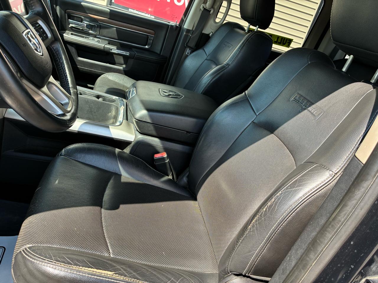 RAM 1500 4WD Crew Cab 149" Laramie 2016