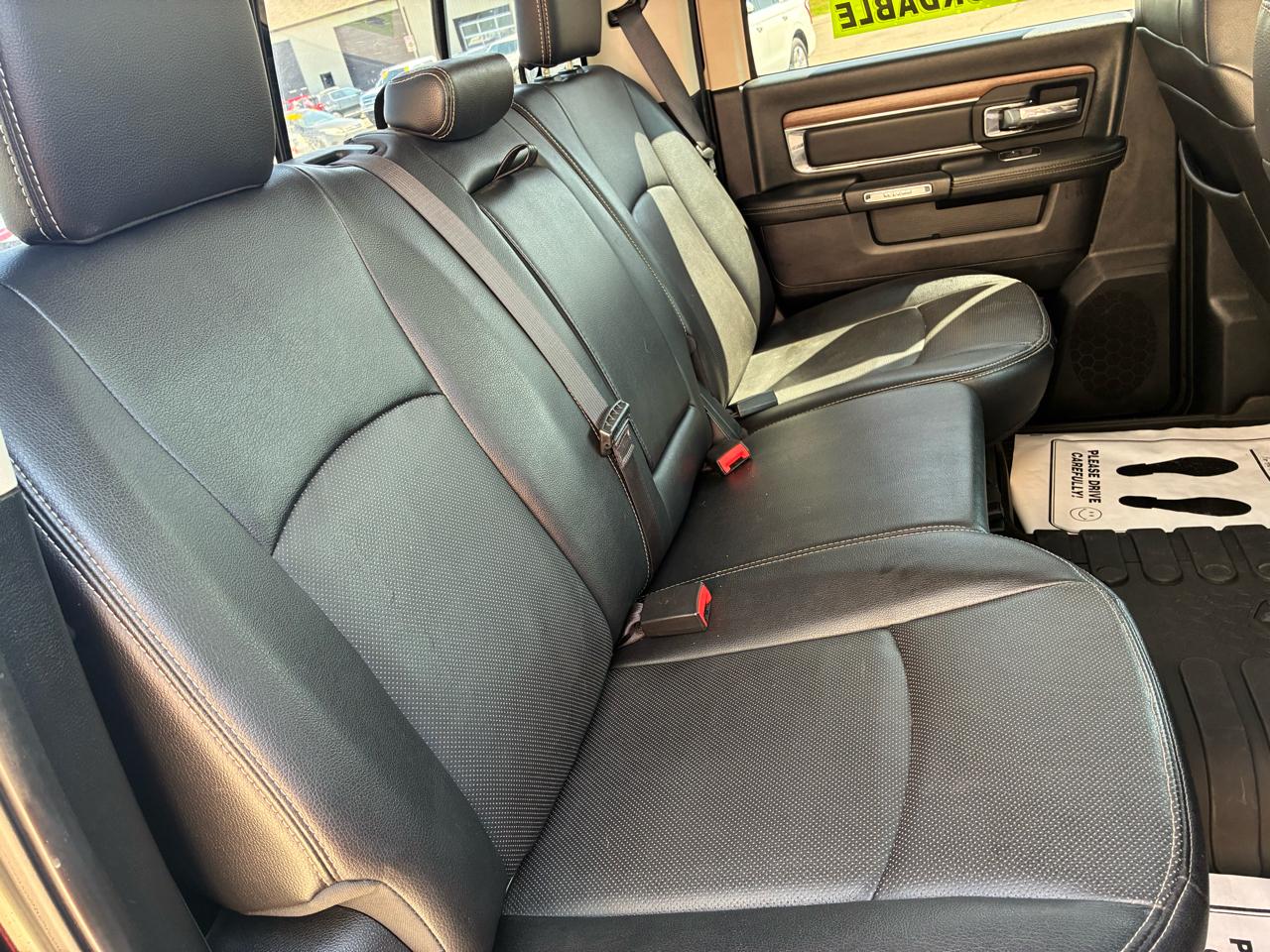 RAM 1500 4WD Crew Cab 149" Laramie 2016