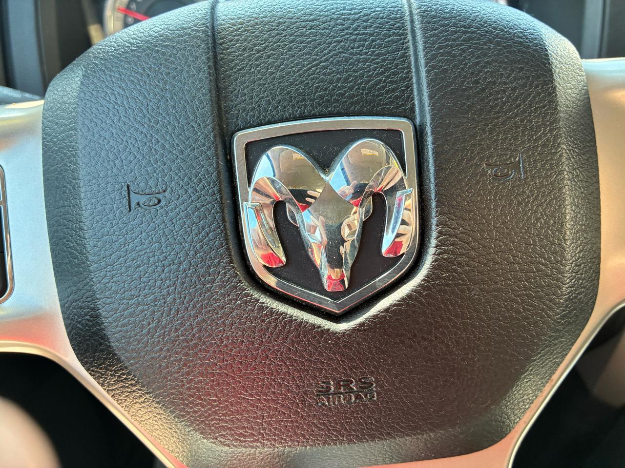 RAM 1500 4WD Crew Cab 149" Laramie 2016