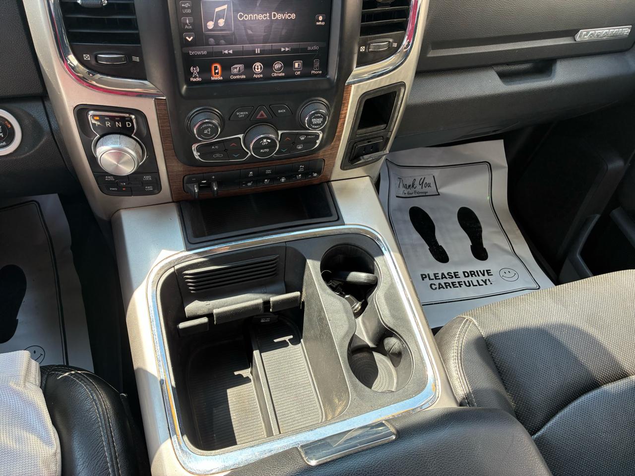 RAM 1500 4WD Crew Cab 149" Laramie 2016