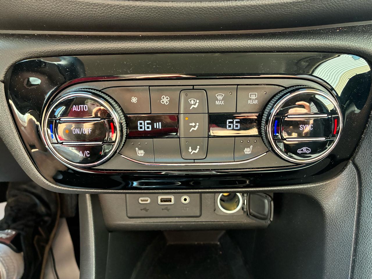 Buick Encore GX FWD 4dr Select 2021