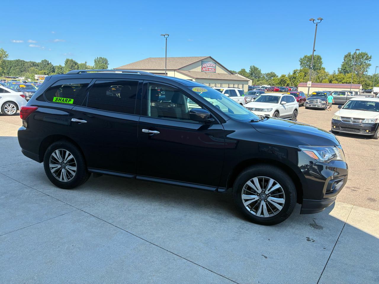 Nissan Pathfinder 4x4 SV 2019