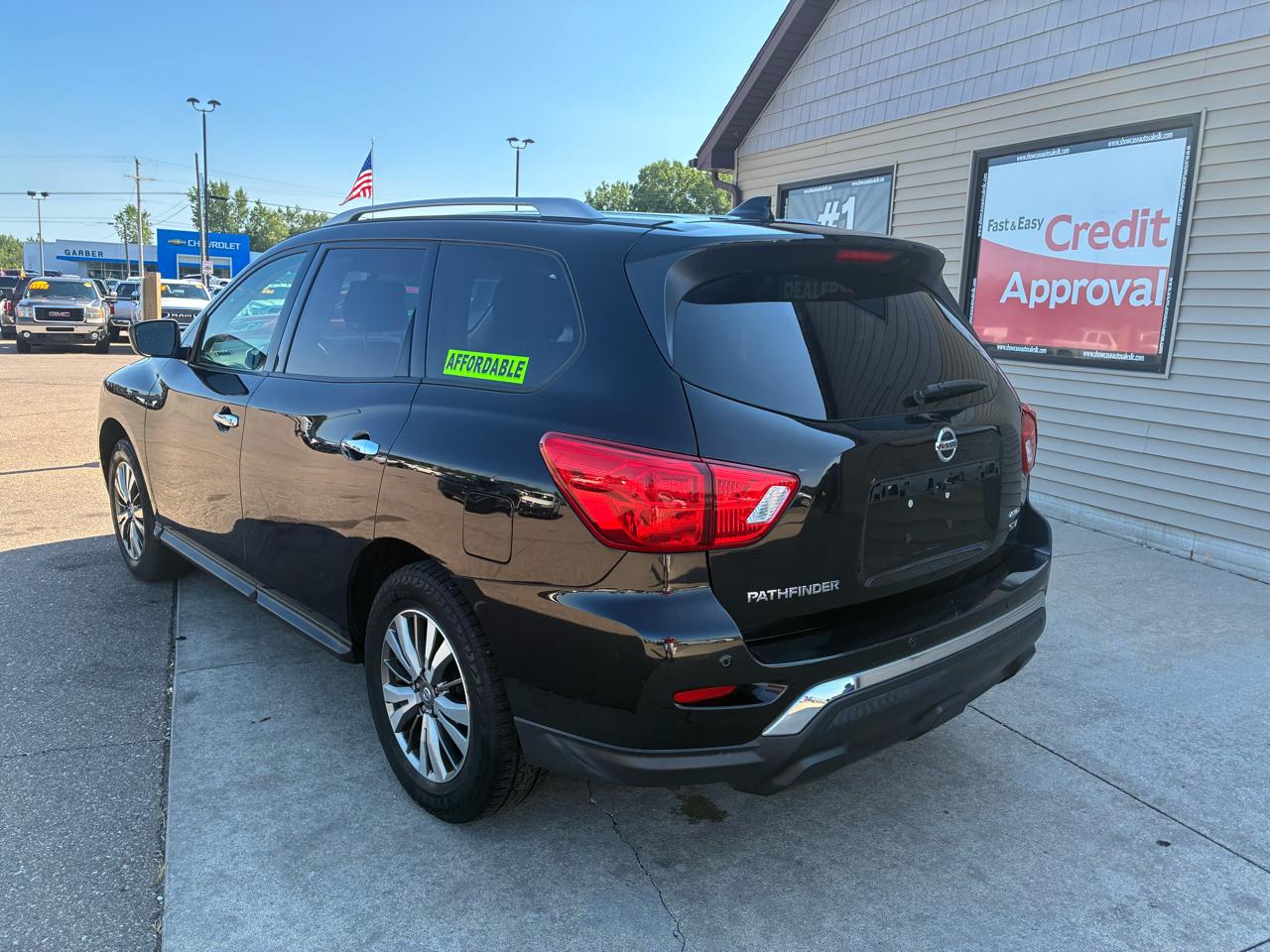 Nissan Pathfinder 4x4 SV 2019