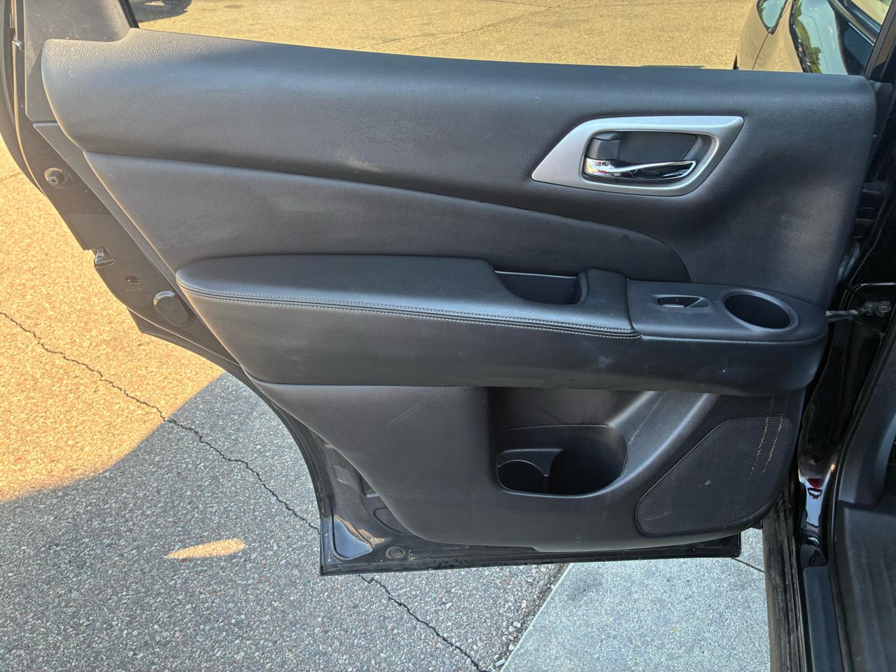 Nissan Pathfinder 4x4 SV 2019