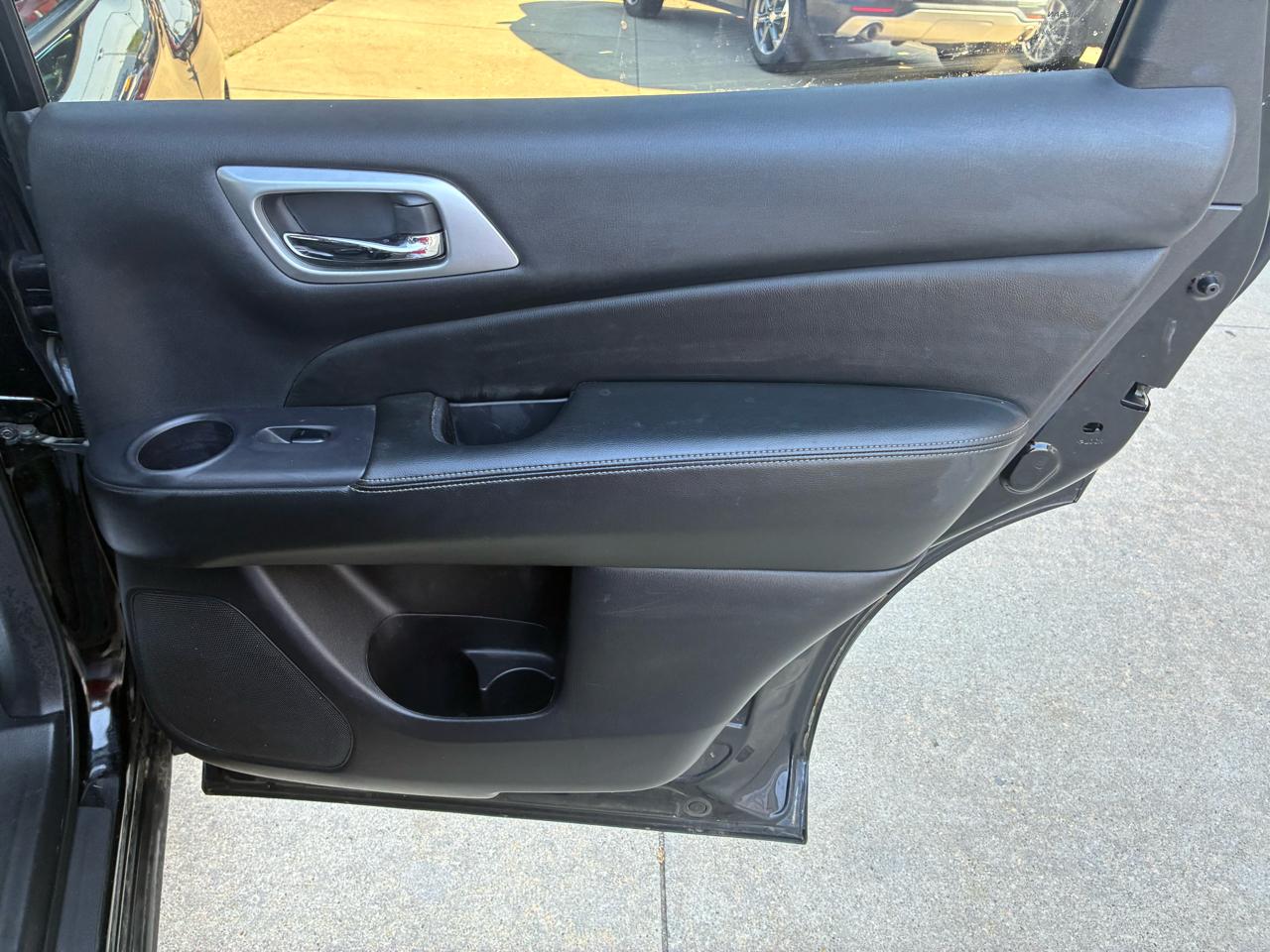 Nissan Pathfinder 4x4 SV 2019