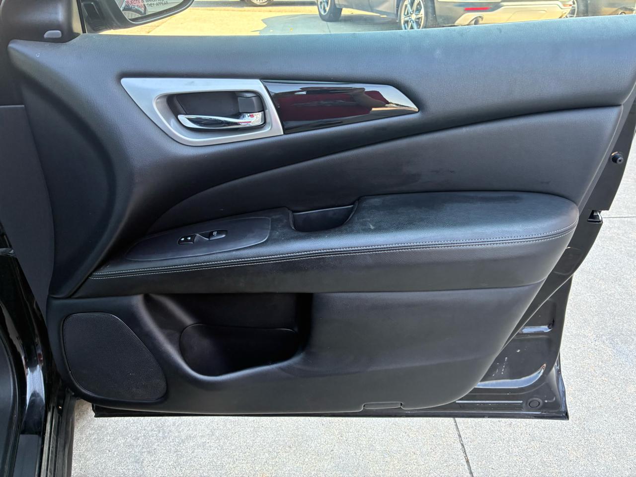 Nissan Pathfinder 4x4 SV 2019