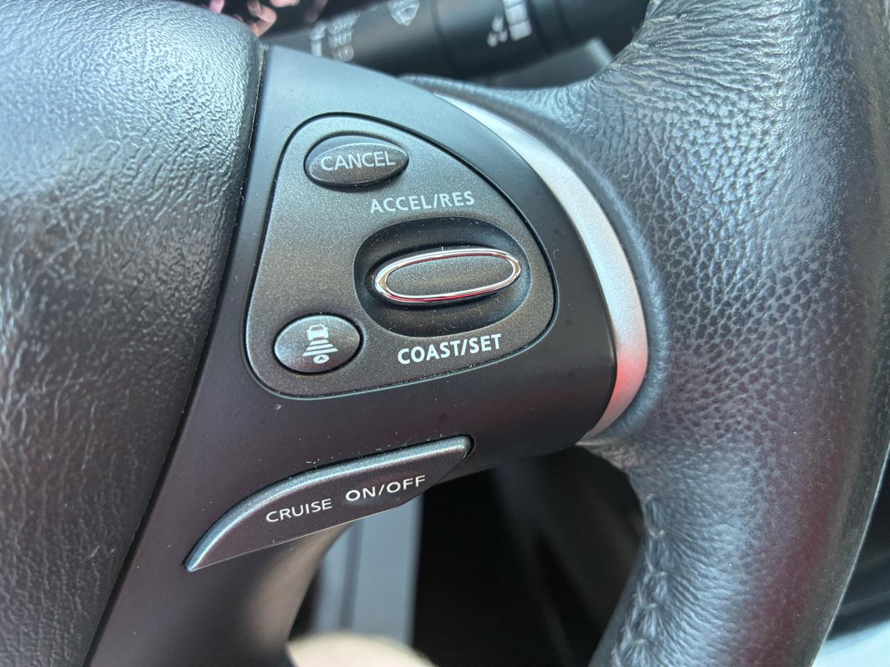 Nissan Pathfinder 4x4 SV 2019