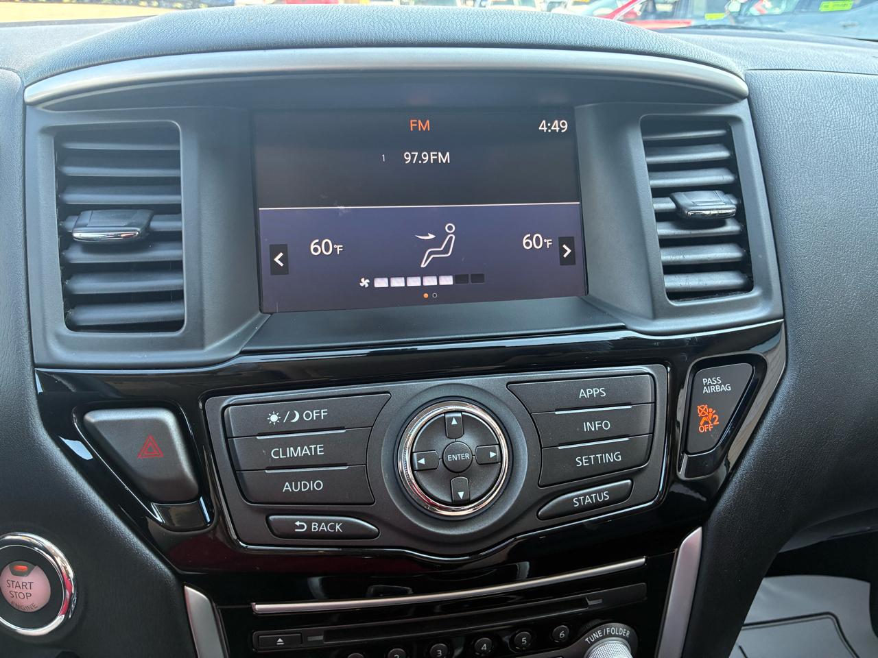 Nissan Pathfinder 4x4 SV 2019