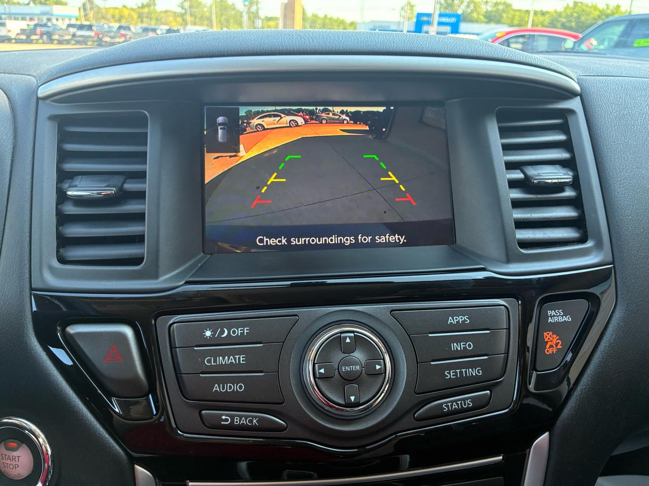 Nissan Pathfinder 4x4 SV 2019