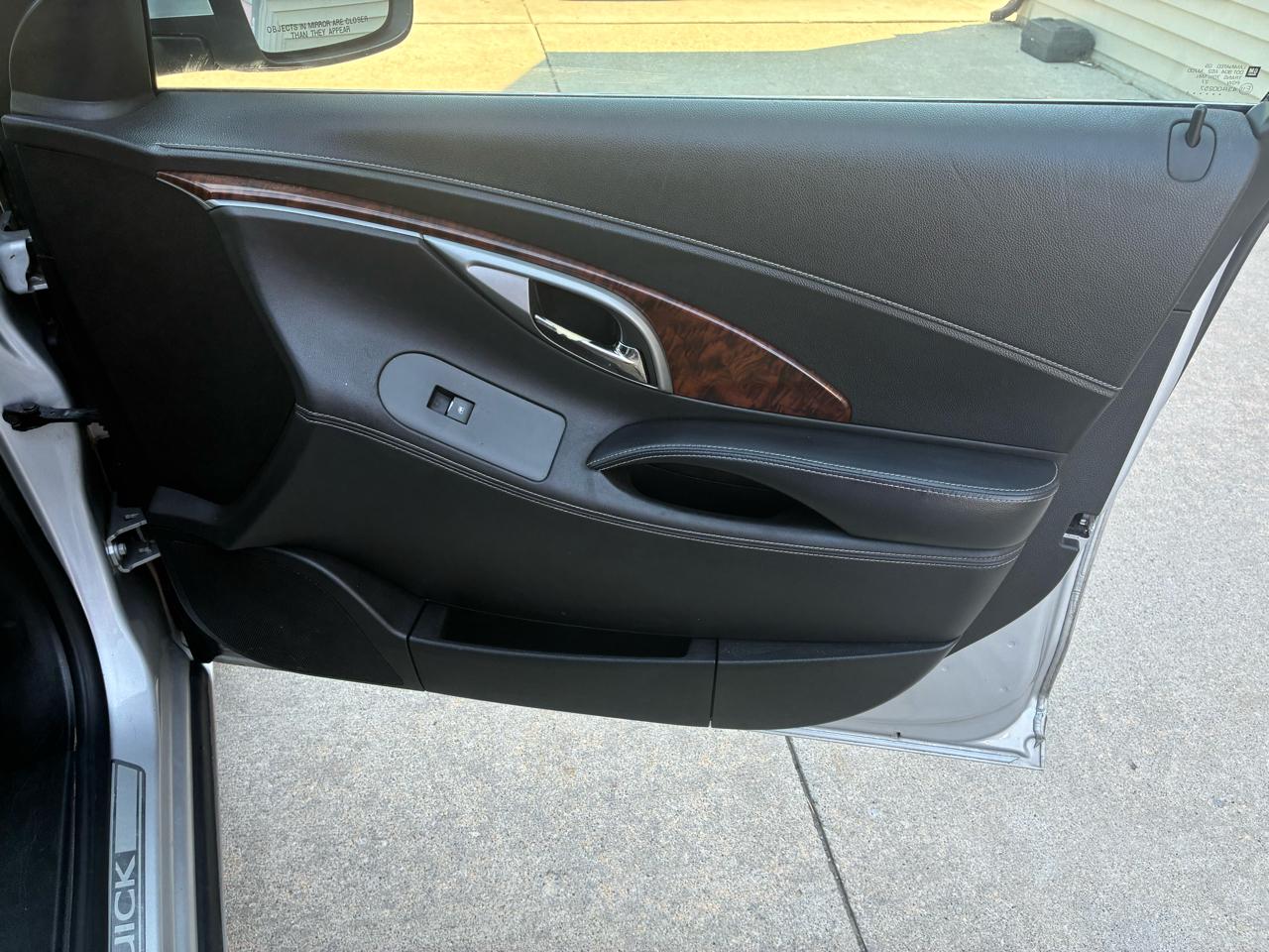 Buick LaCrosse 4dr Sdn CXL FWD 2011
