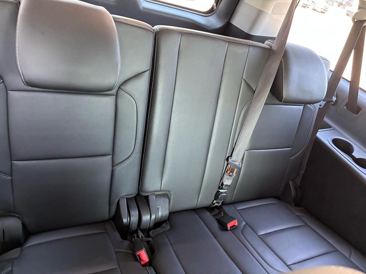 Chevrolet Suburban 4WD 4dr LT 2015