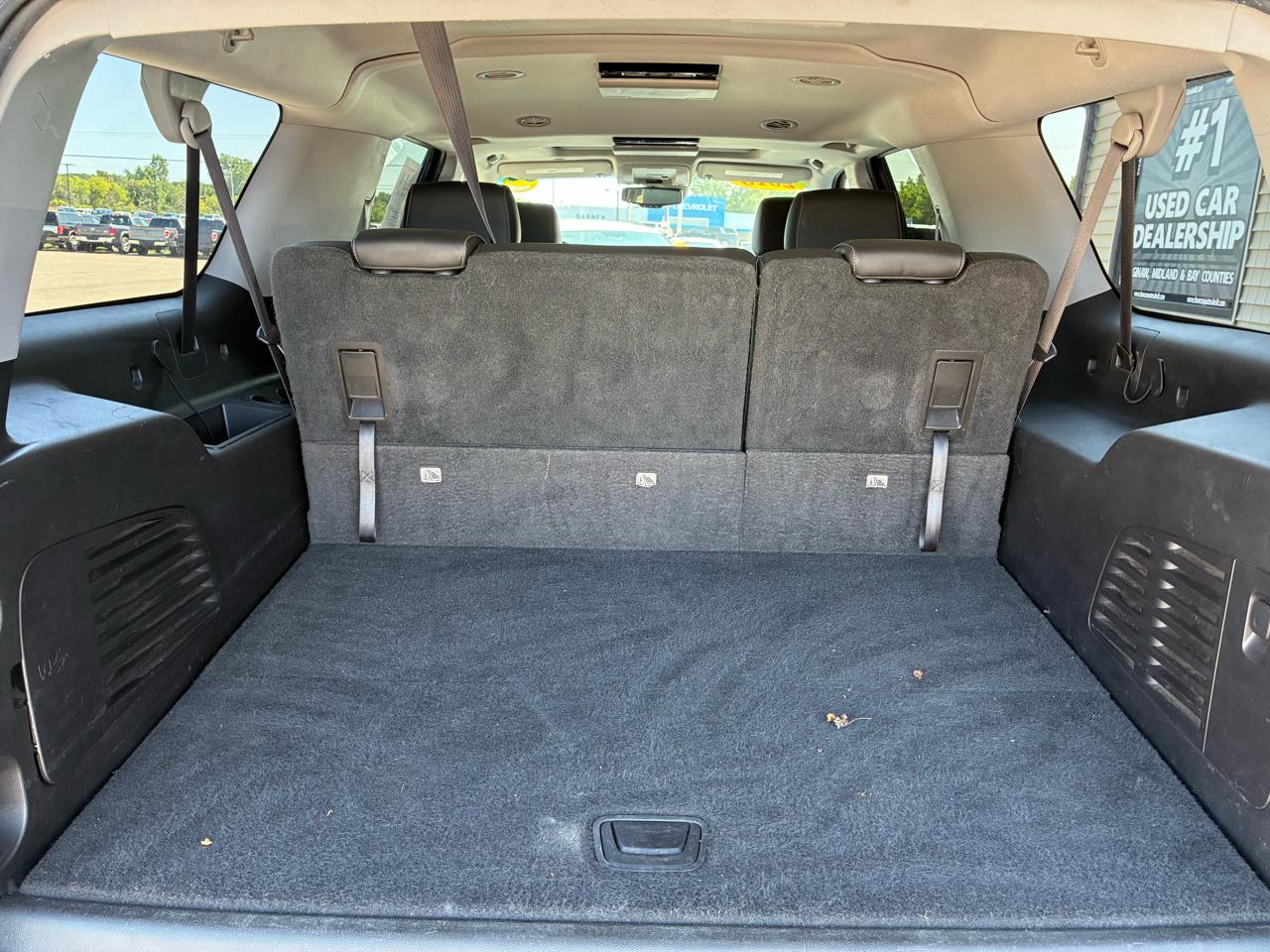 Chevrolet Suburban 4WD 4dr LT 2015