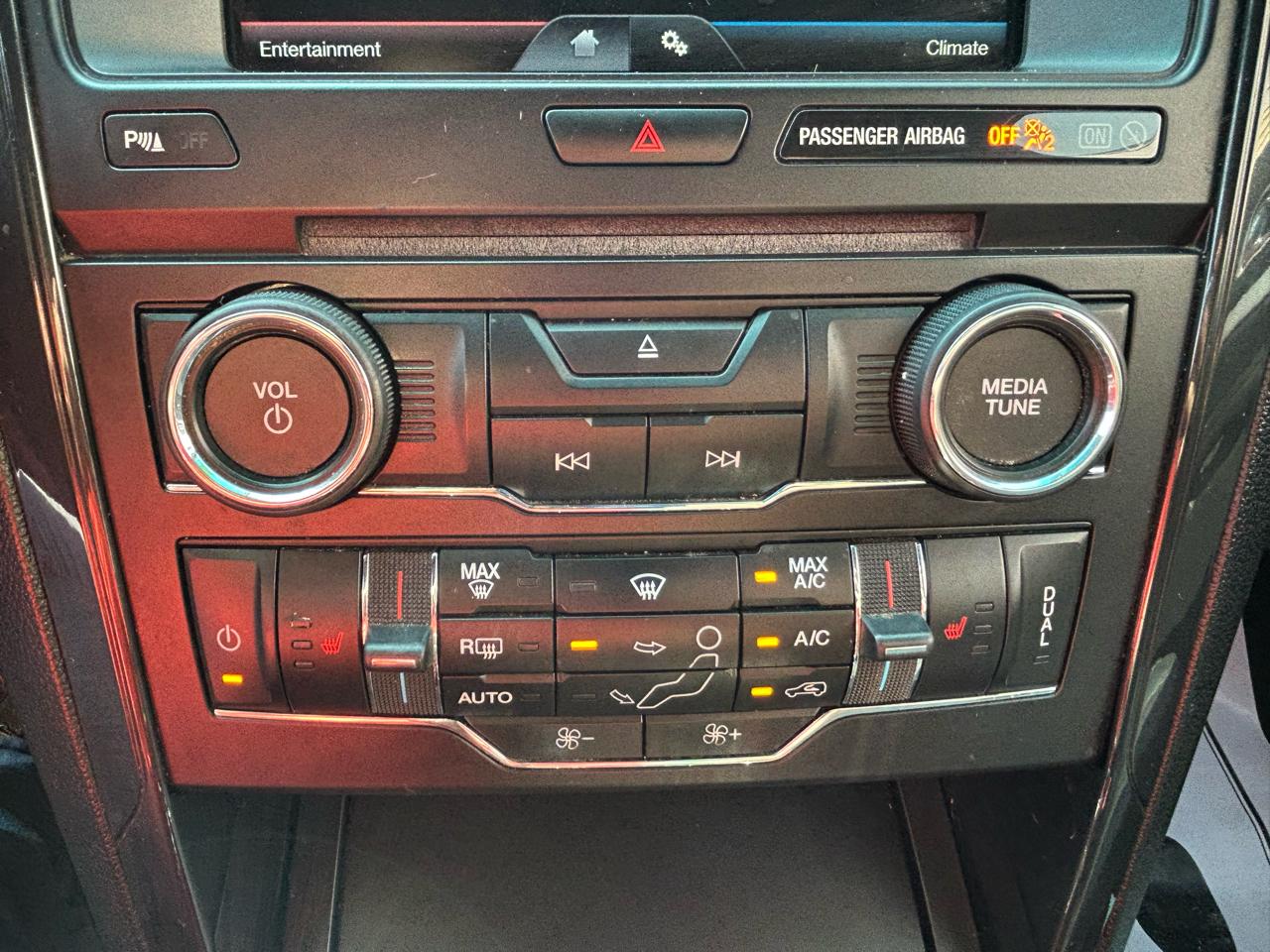 Ford Explorer 4WD 4dr XLT 2016