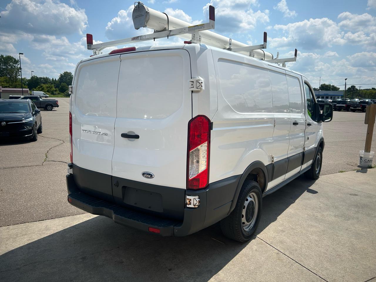 Ford Transit Van T-250 130" Low Rf 9000 GVWR Swing-Out RH Dr 2017