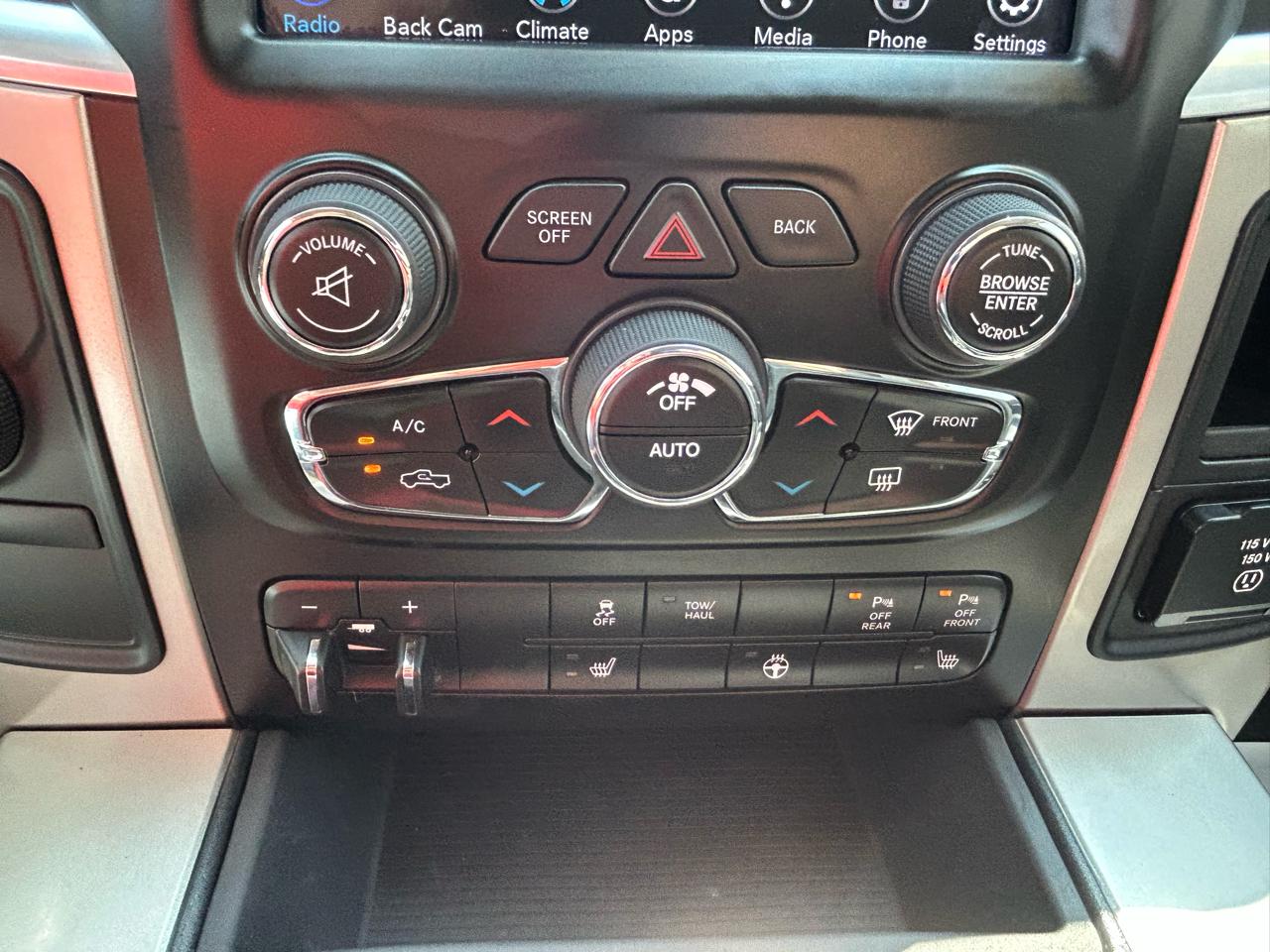RAM 2500 Big Horn 4x4 Crew Cab 6'4" Box 2018