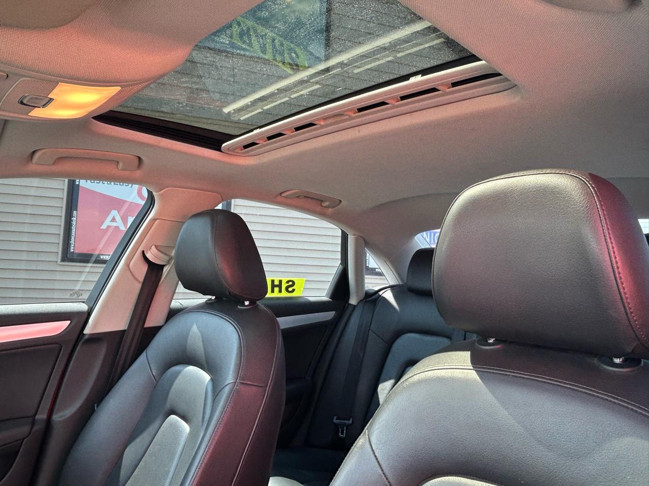 Audi A4 4dr Sdn Auto quattro 2.0T Premium 2011