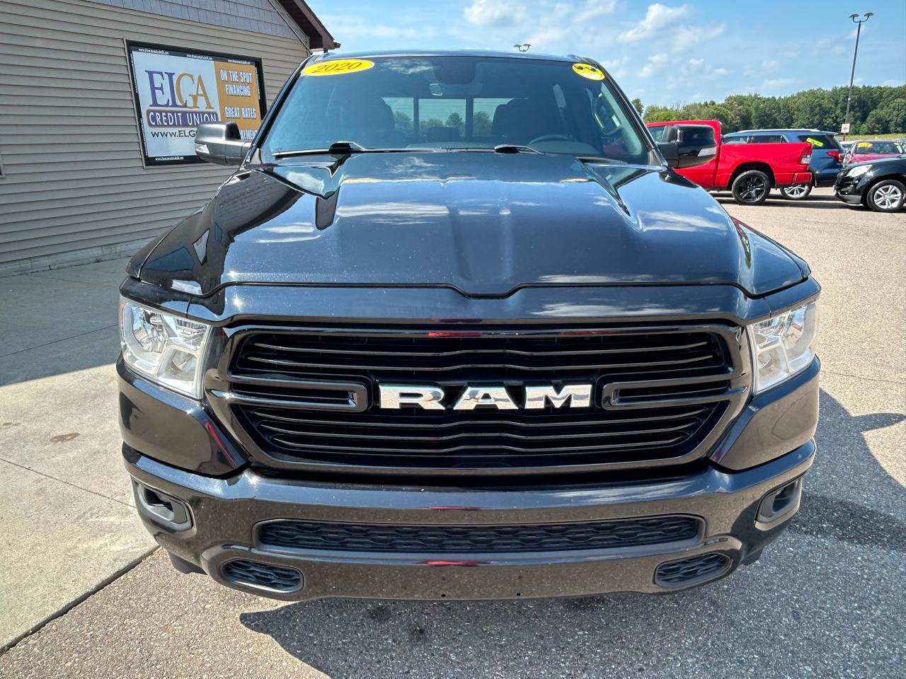 RAM 1500 Big Horn 4x4 Crew Cab 5'7" Box 2020