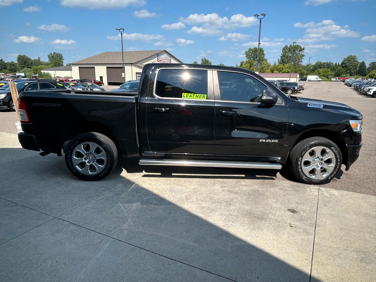RAM 1500 Big Horn 4x4 Crew Cab 5'7" Box 2020