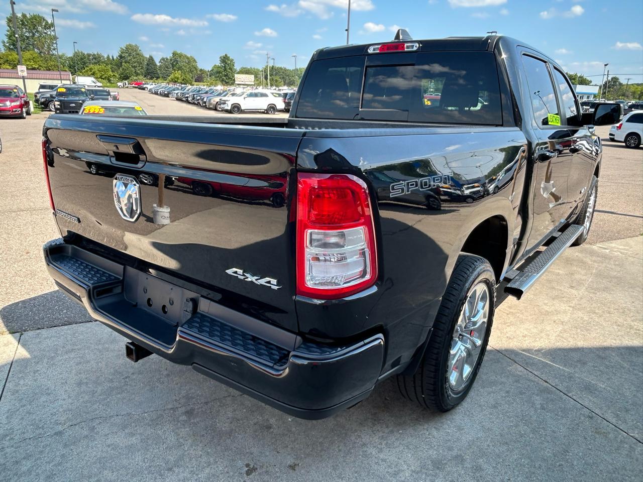 RAM 1500 Big Horn 4x4 Crew Cab 5'7" Box 2020