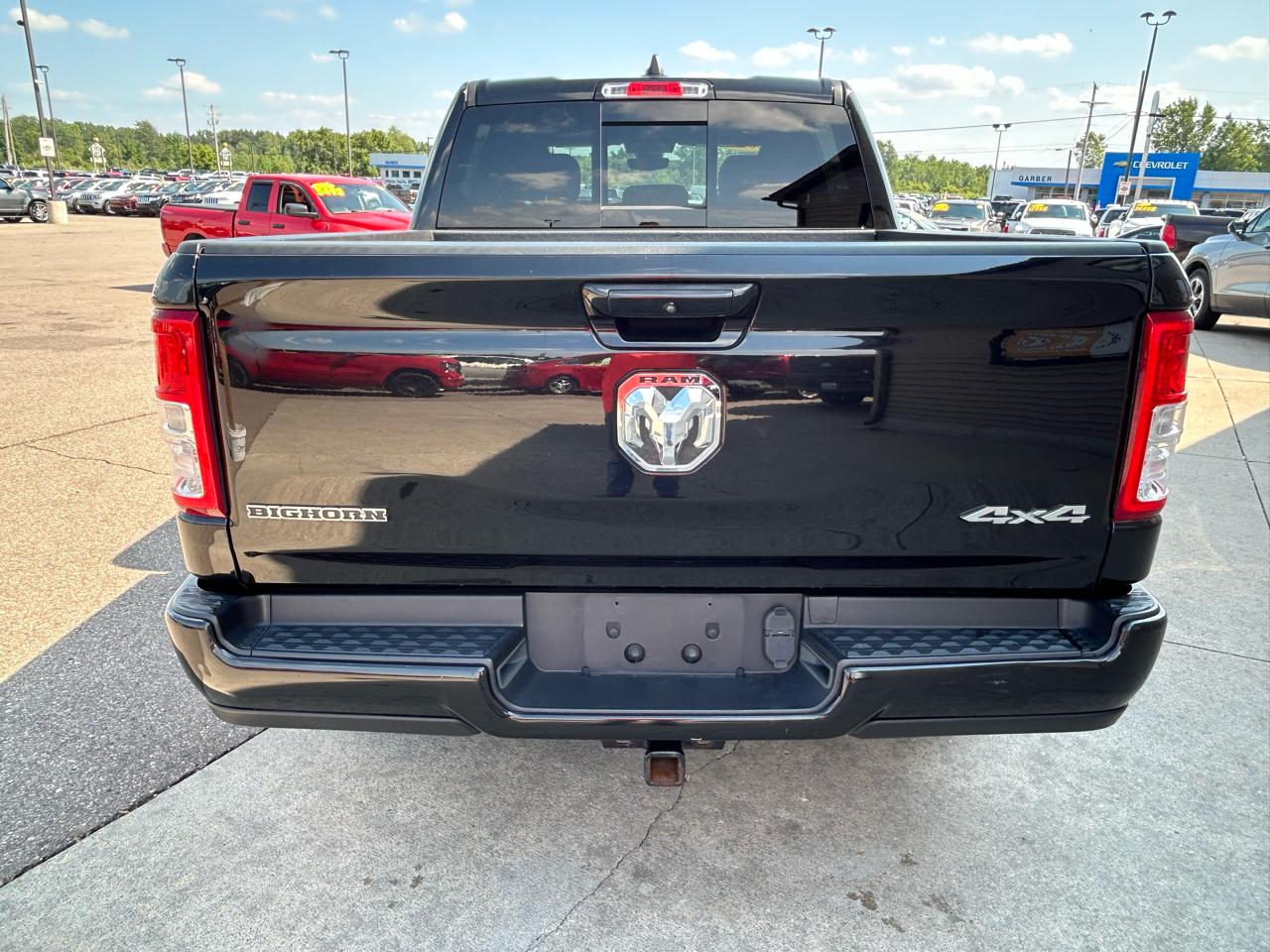 RAM 1500 Big Horn 4x4 Crew Cab 5'7" Box 2020