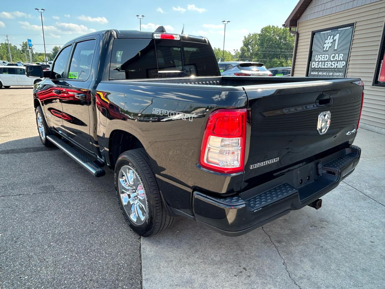 RAM 1500 Big Horn 4x4 Crew Cab 5'7" Box 2020