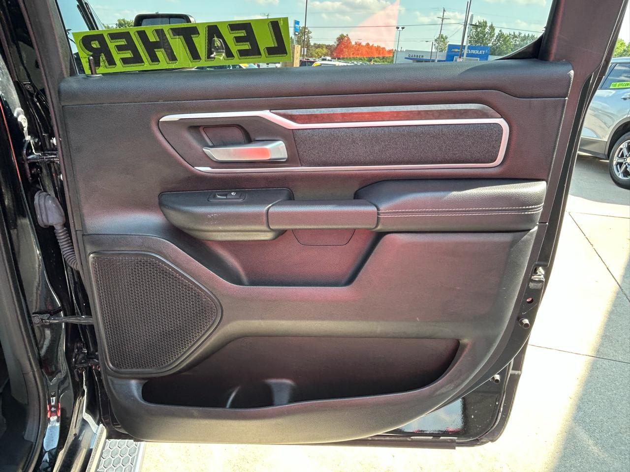 RAM 1500 Big Horn 4x4 Crew Cab 5'7" Box 2020
