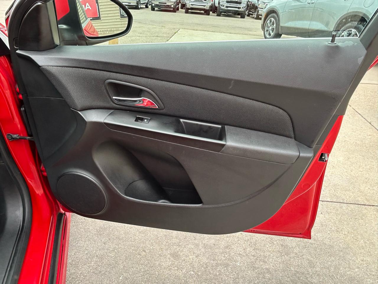Chevrolet Cruze 4dr Sdn LT w/1LT 2012
