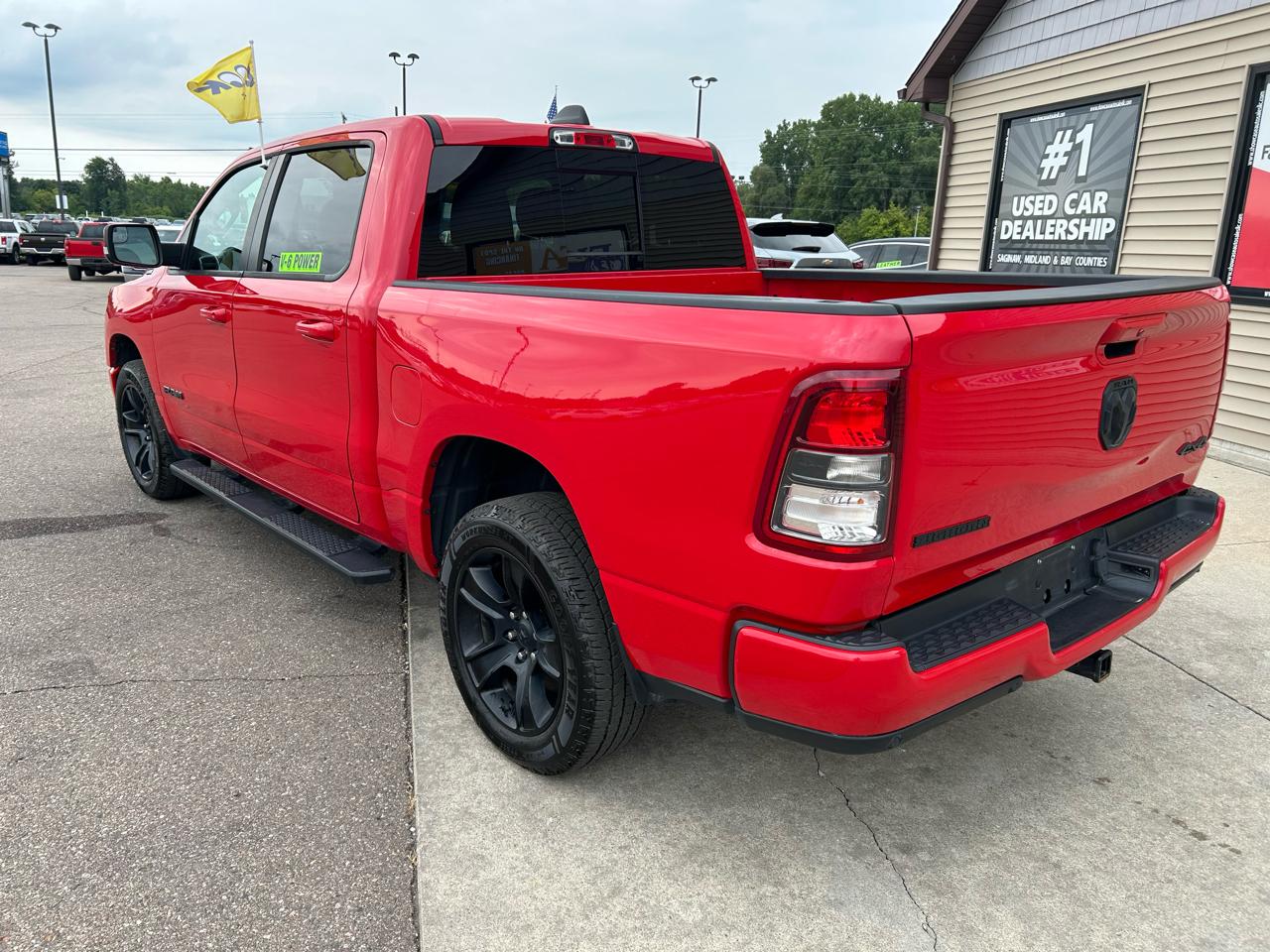 RAM 1500 Big Horn 4x4 Crew Cab 5'7" Box 2020