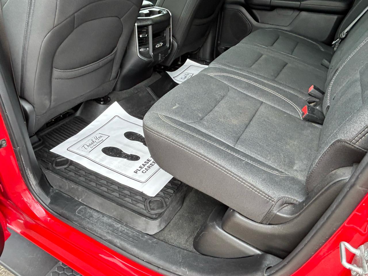 RAM 1500 Big Horn 4x4 Crew Cab 5'7" Box 2020