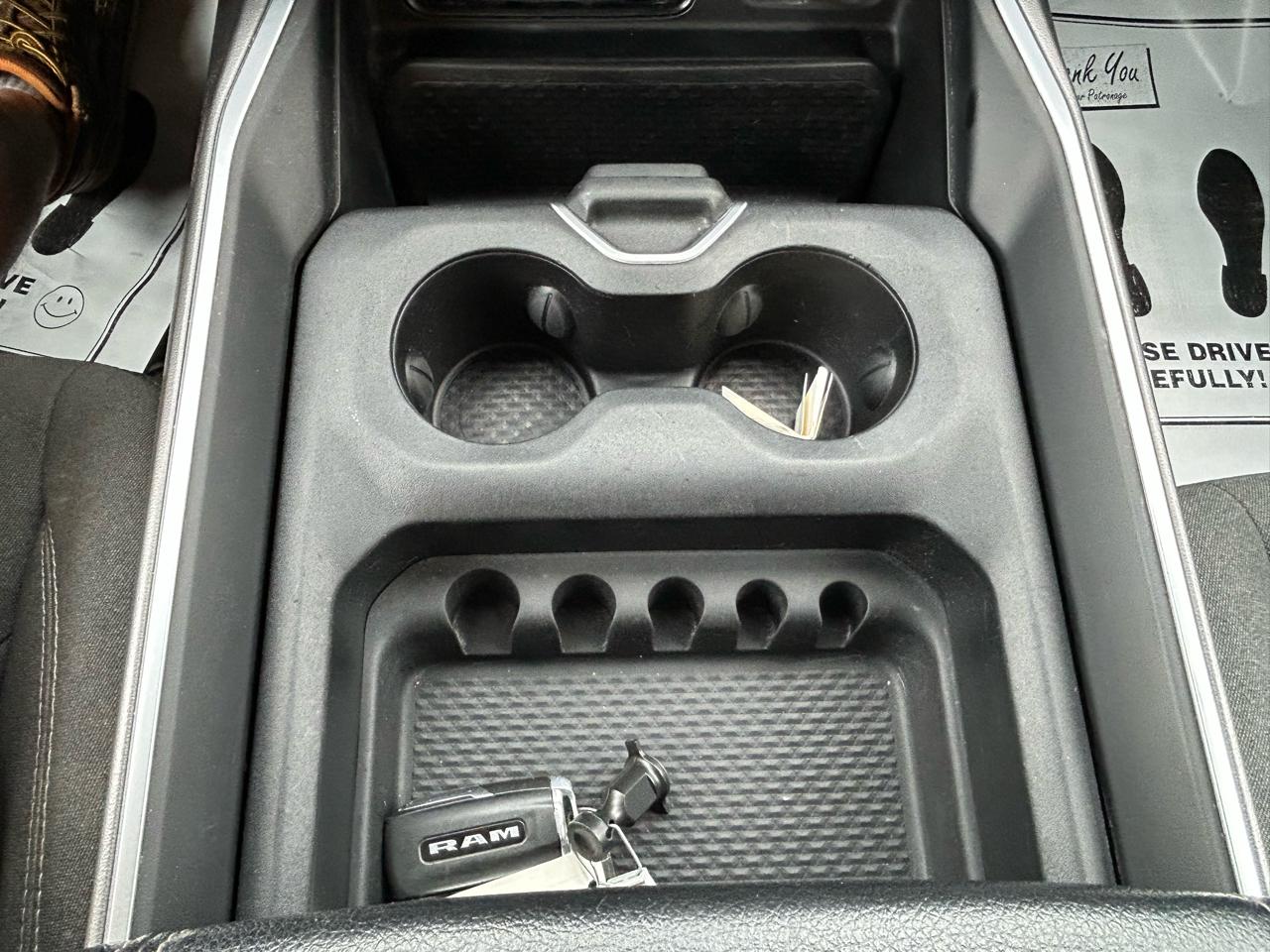 RAM 1500 Big Horn 4x4 Crew Cab 5'7" Box 2020