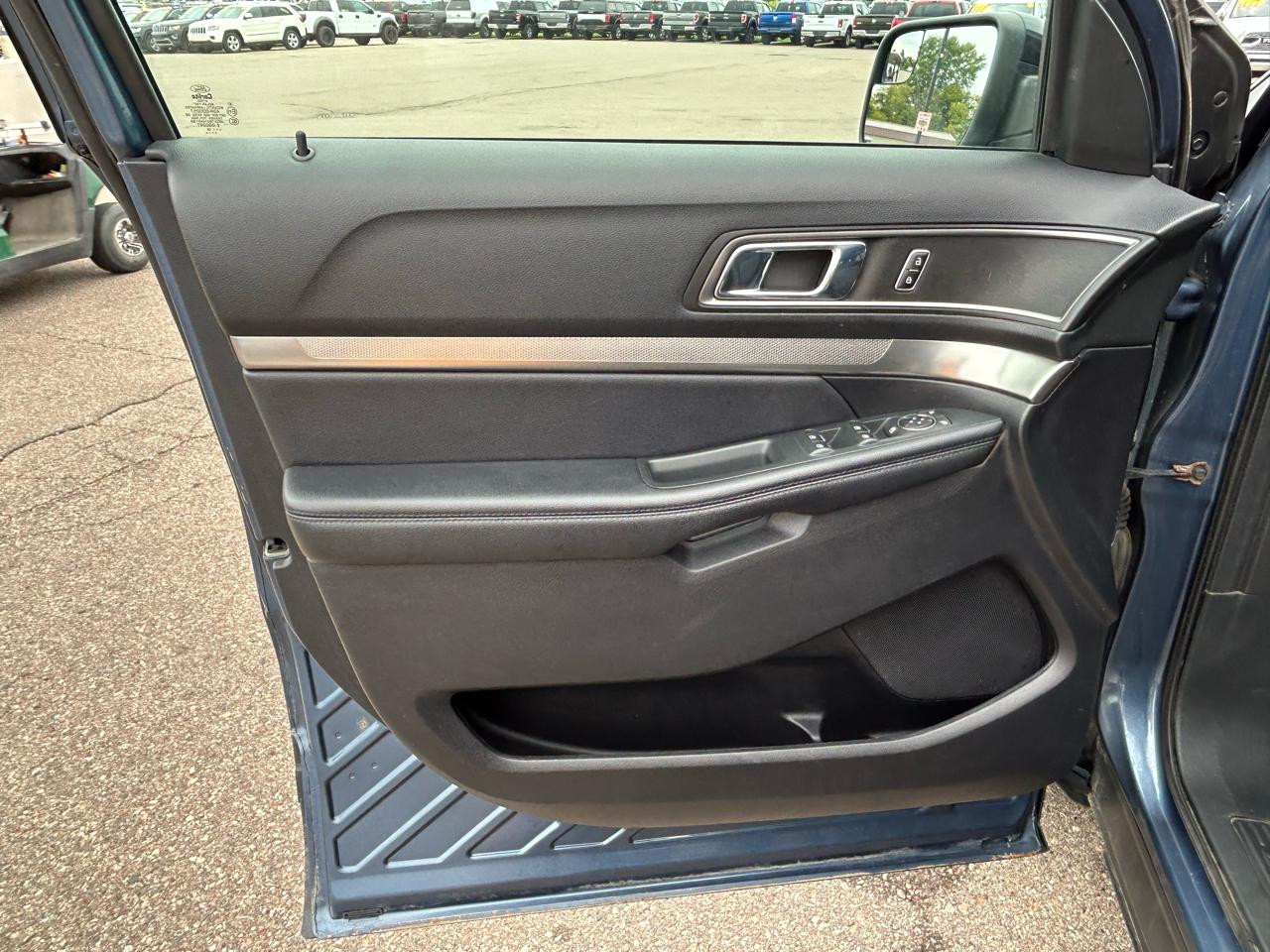 Ford Explorer XLT 4WD 2018