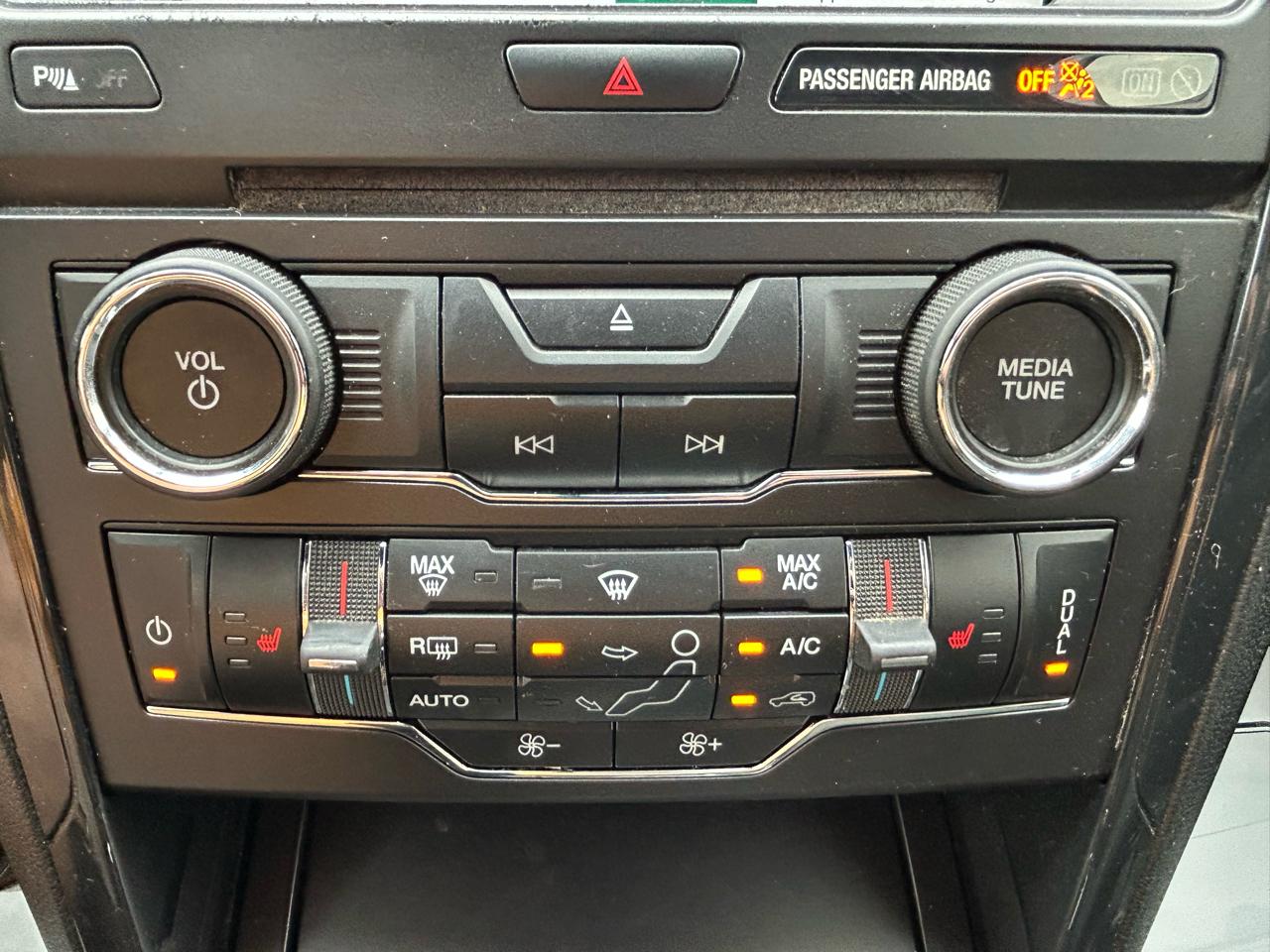 Ford Explorer XLT 4WD 2018