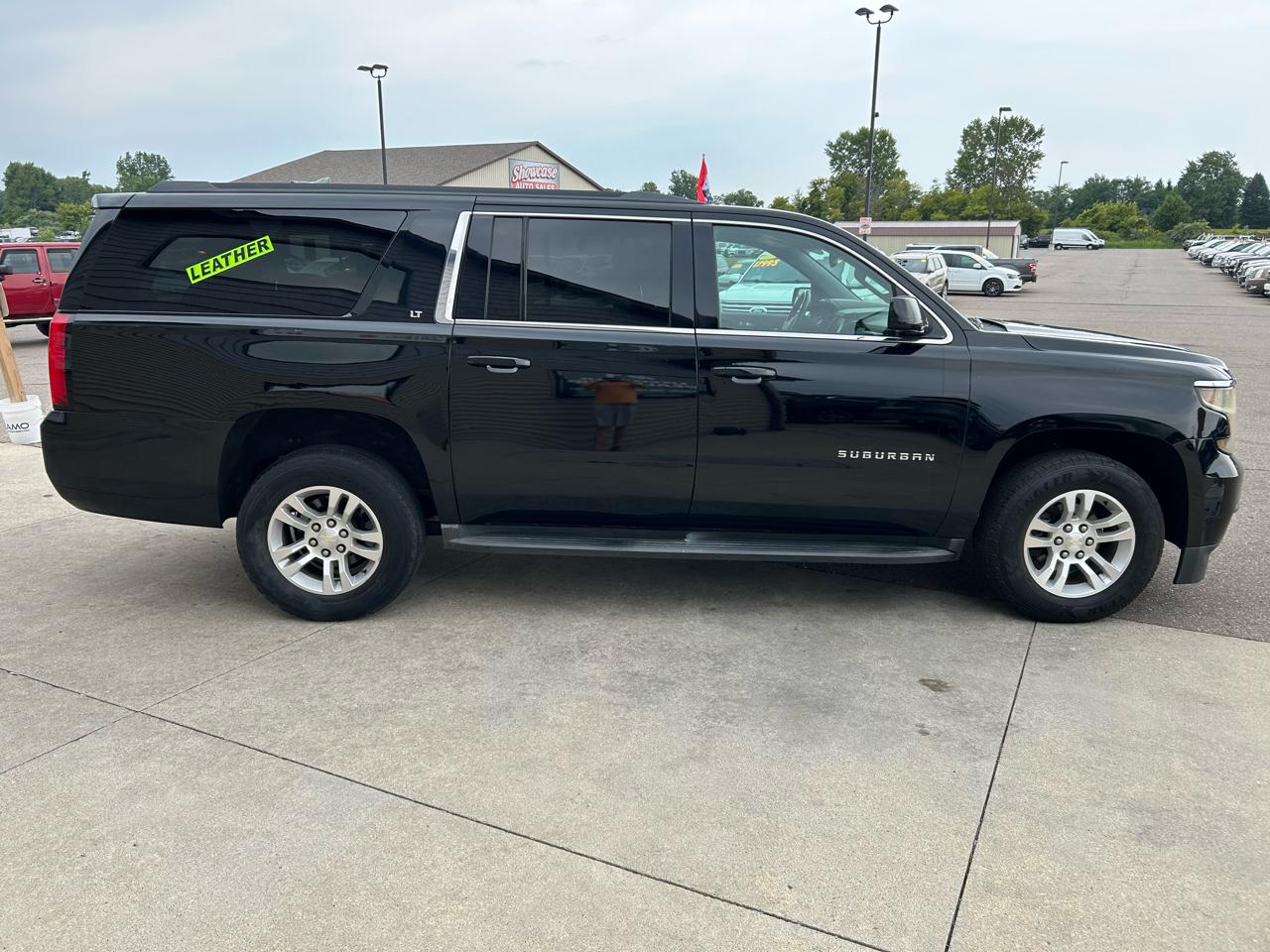 Chevrolet Suburban 4WD 4dr 1500 LT 2018