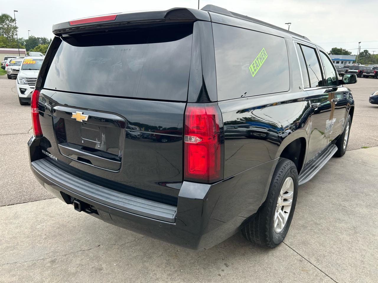 Chevrolet Suburban 4WD 4dr 1500 LT 2018