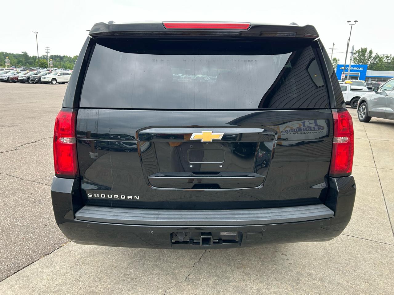 Chevrolet Suburban 4WD 4dr 1500 LT 2018
