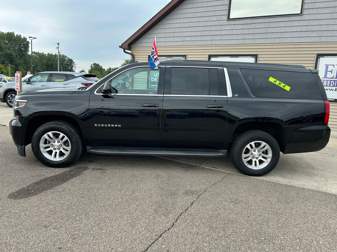 Chevrolet Suburban 4WD 4dr 1500 LT 2018